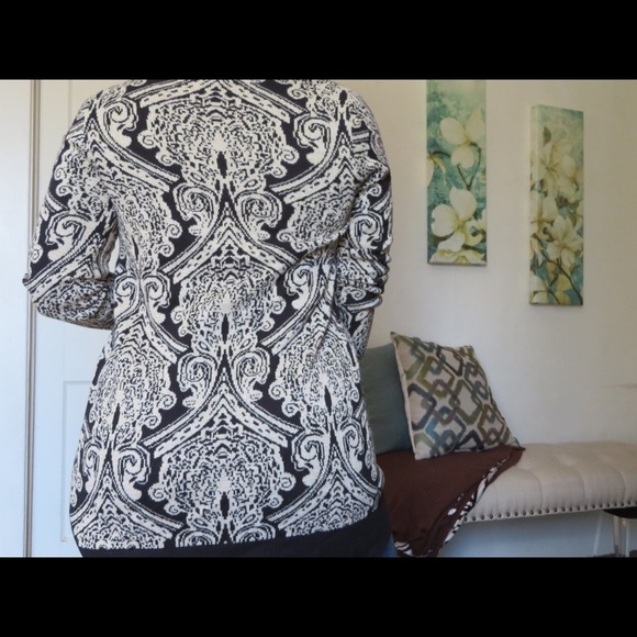 Open sweater - Picture 3 of 7